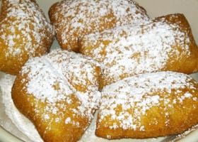 Come try Rubino's Zeppoles Desserts!